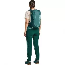 Ortovox Traverse 18 S Trekking And Climbing Backpack -Outdoors Shop 48523 62301 traverse 18 s dark pacific m 01